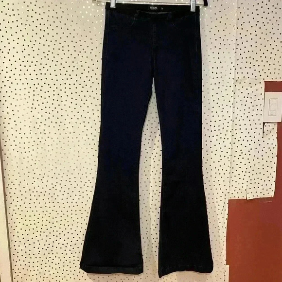 Just Black Bell Bottom Jeans - Picture 6 of 14